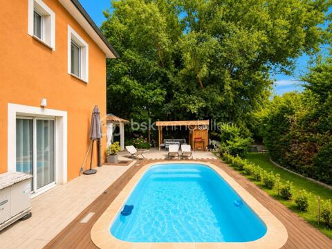   EN EXCLUSIVIT� � Maison contemporaine avec piscine, � l'abri des regards Maison - 6 pi�ce(s) - 120 m�