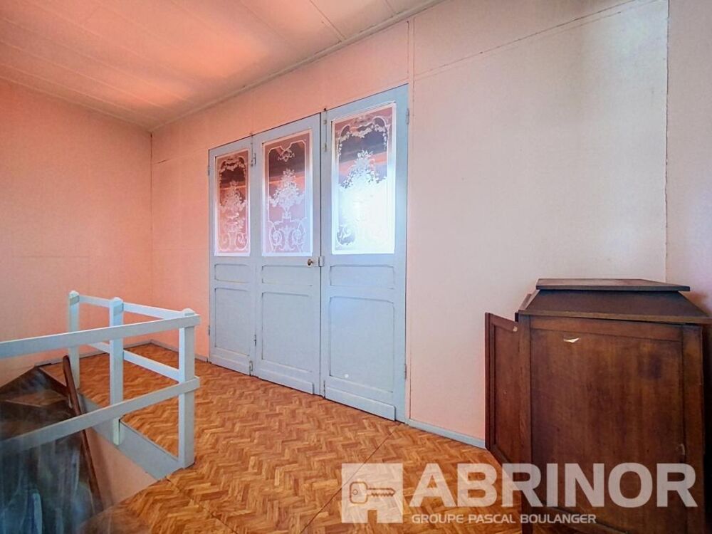 Vente Maison En plein cœur de Linselles, découvrez cette large maison 1930 ayant conservé tout le charme et le cachet de l'ancien Linselles