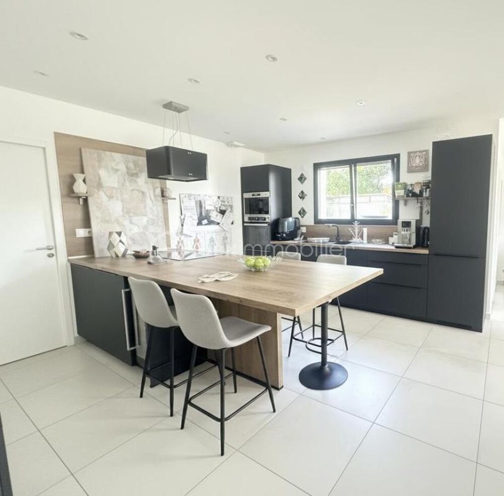 Vente Maison MAISON FAMILIALE DE 117 m², 4 CHAMBRES DONT UNE AU REZ-DE-CHAUSSÉE ! Montreuil le gast