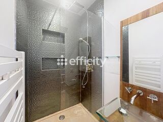  Immeuble à vendre 11 pièces 300 m²