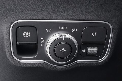 Classe B 1&deg; Main / 2L Diesel Carnet Mercedes Bo&icirc;te auto 180 Style Lin 2022 occasion 60430 Abbecourt
