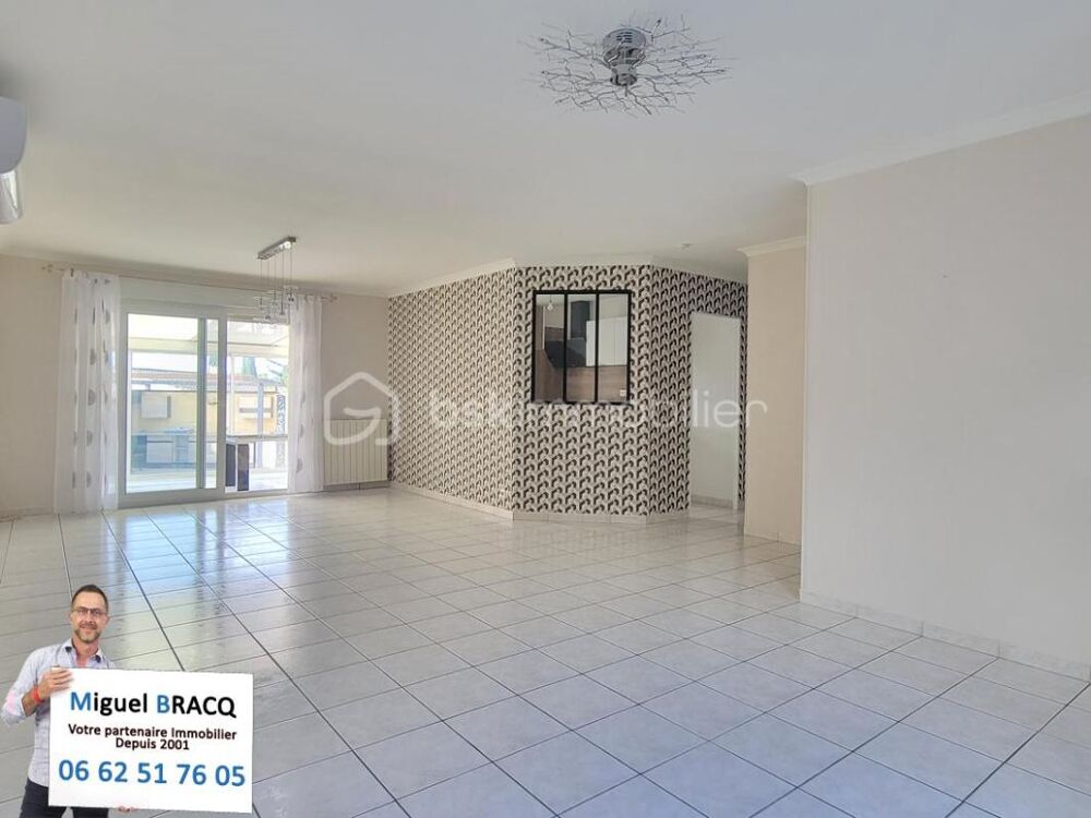 Villa F4 de plain pied en 4 faces sur 780 m² de terrain avec piscine sur Lespignan 34710