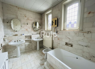  Propri�t�/ch�teau � vendre 8 pi�ces 294 m�