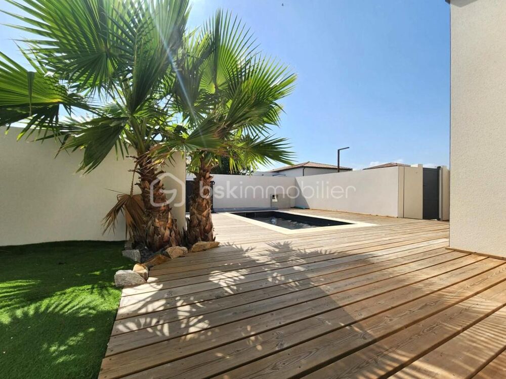 Villa de plain pied avec pisicne