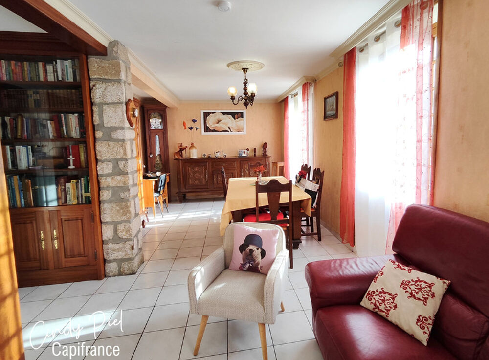 Dpt Morbihan (56) VAL D'OUST, Maison en pierre de caractère - vie de plain pied - 4 chambres - accès direct commerces - jardin -