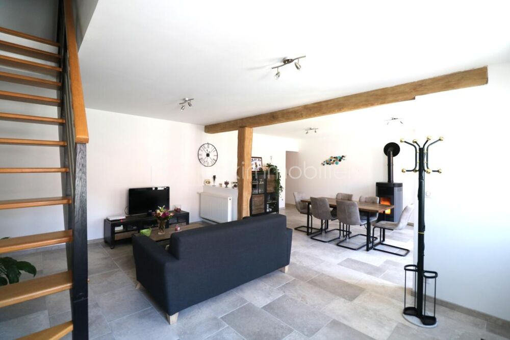Vente Maison Longère 8 pièces, 3 chambres, atelier, dépendances, abri pour voiture, cave et jardin Donnemarie dontilly