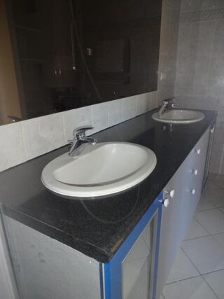  Appartement à louer 3 pièces 66 m²