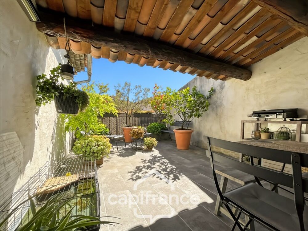 belle opportunité sur Alleins : maison de village de 102 m2 entièrement rénovée et climatisée, 2 niveaux avec 2 grandes chambres