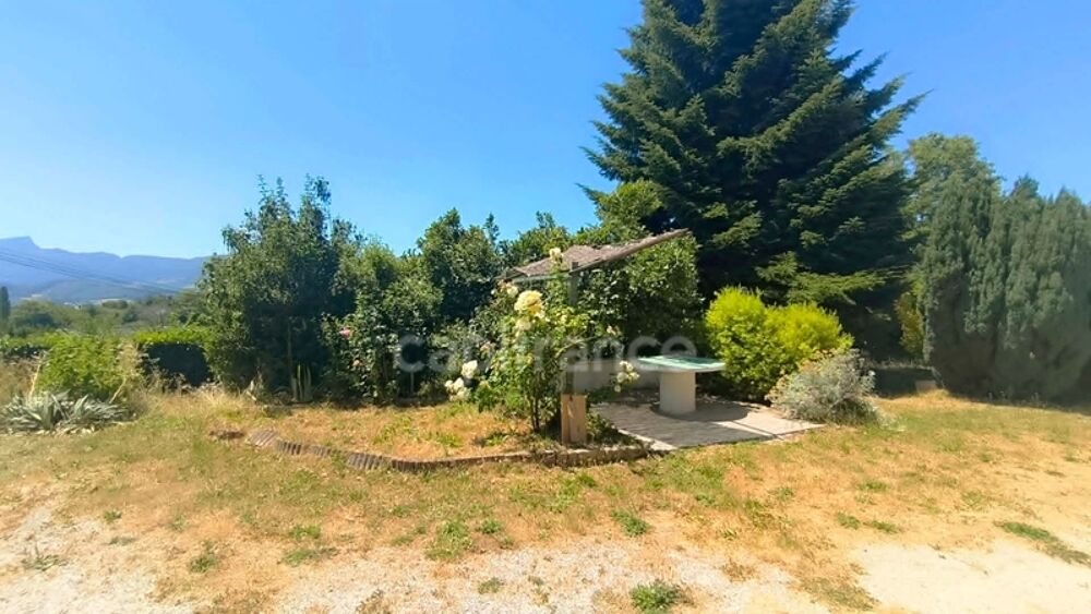 Chambéry-le-Vieux  Vue montagnes, grand jardin et maison aux multiples possibilités !