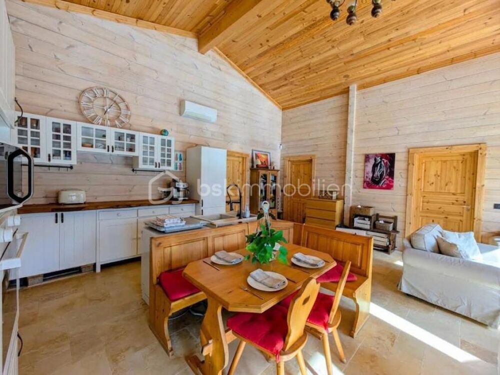 Maison récente de plain-pied  6 000 m² de terrain  Salernes