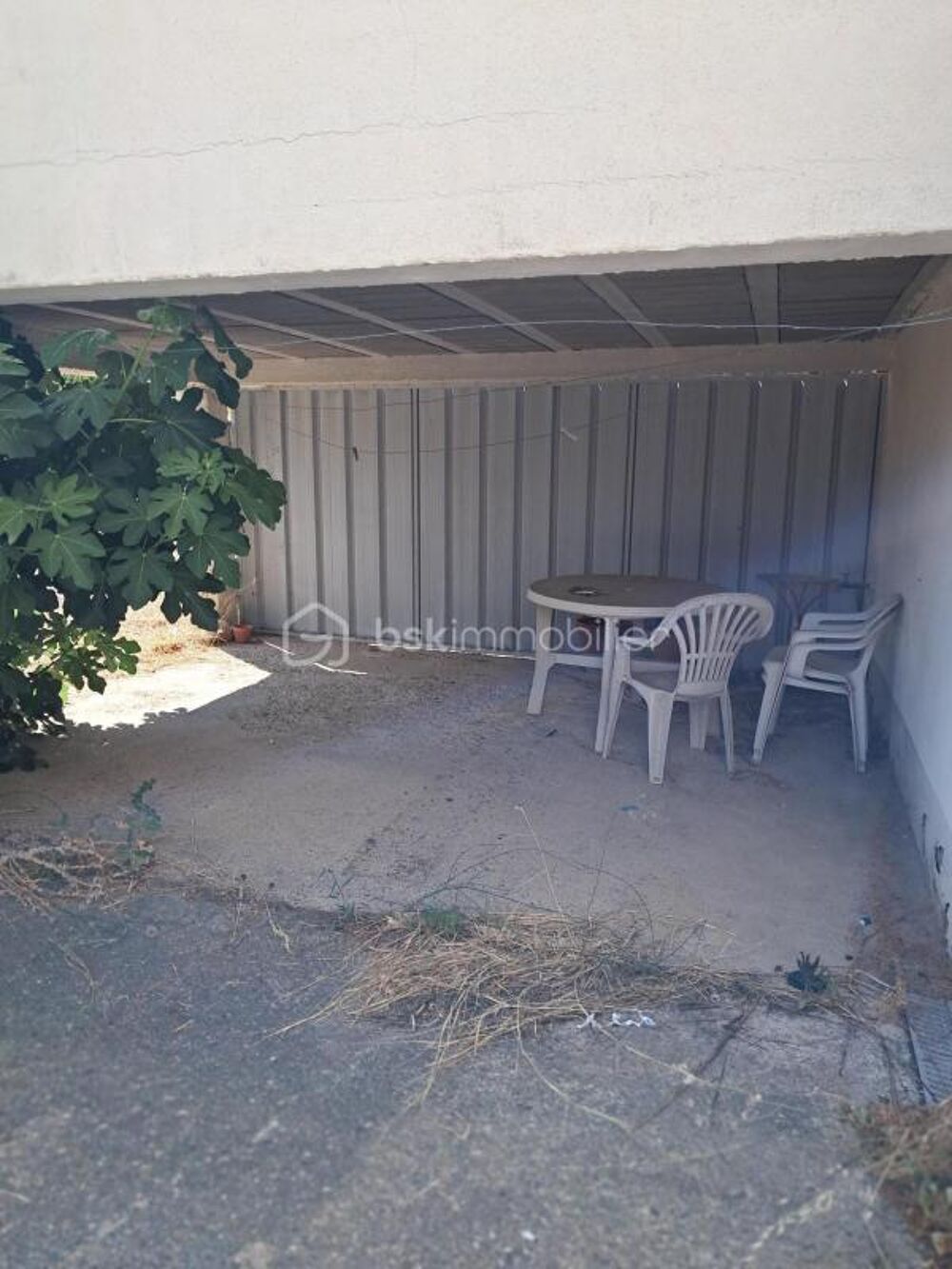 Villa 4 faces avec 3 garages - Le tout sur un terrain clôturé et arboré de 936m² - Produit rare à Maraussan