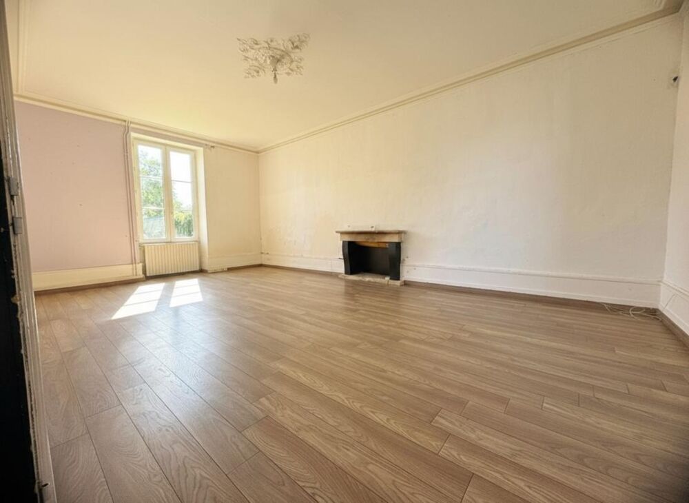 Vente Maison ? Maison de caractère – 6 chambres – Dépendance – Terrain arboré de 1 400 m² Chassille