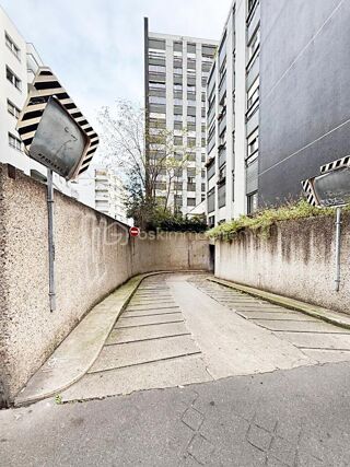  Parking / Garage � vendre 