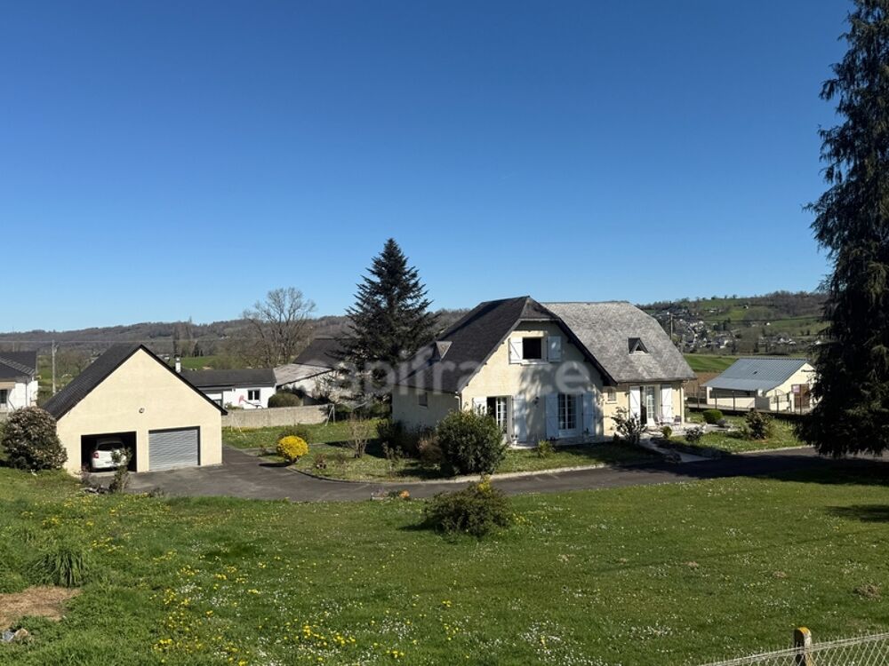 Grande maison avec dépendance sur 3460 m² de terrain