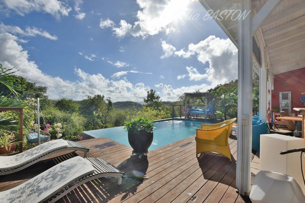Vente Villa Les Trois-Îlets (972) – Villa avec vue mer imprenable – Piscine à débordement – Beaux volumes – Terrain de 891 m² Les trois ilets