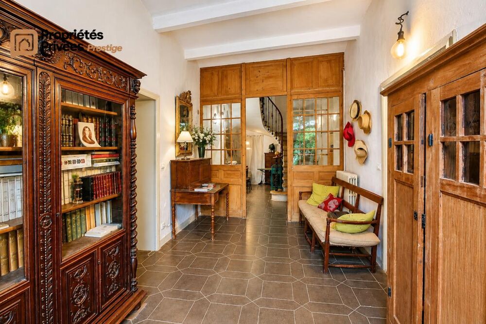 à vendre  Propriété/château Nîmes (30000)