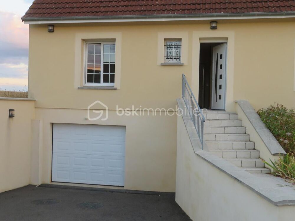 Vente Maison MAISON IMPECCABLEMENT ENTRETENUE: 150 m², 5 CHAMBRES, SOUS-SOL TOTAL, JARDIN 700 m² Á 5 MIN DE LA GARE Longueville