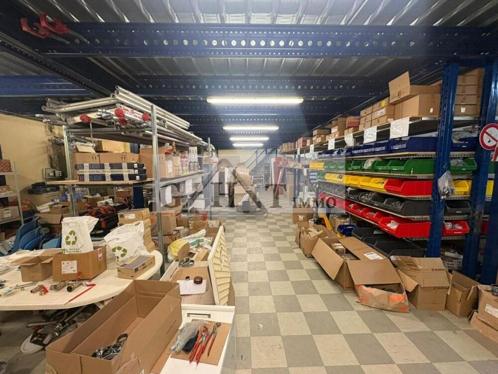   ENTREPOT 300 M² A VENDRE A DRAVEIL Draveil
