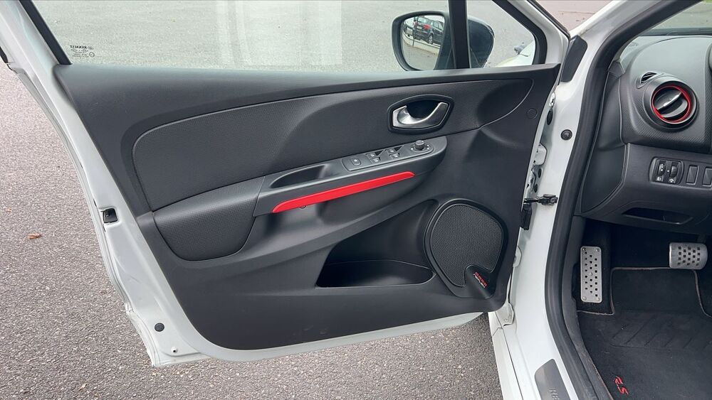 Clio IV 1.6 Turbo 200 EDC6 RS 2015 occasion 85230 Saint Urbain