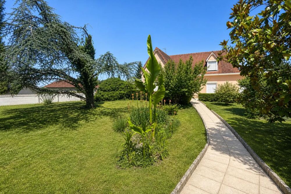 Maison 6 pièces de 187 m² avec appt indép., véranda, garages
