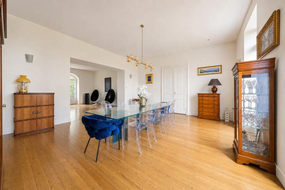 Chateau de 12 pièces de 600 m² aux portes de Bordeaux
