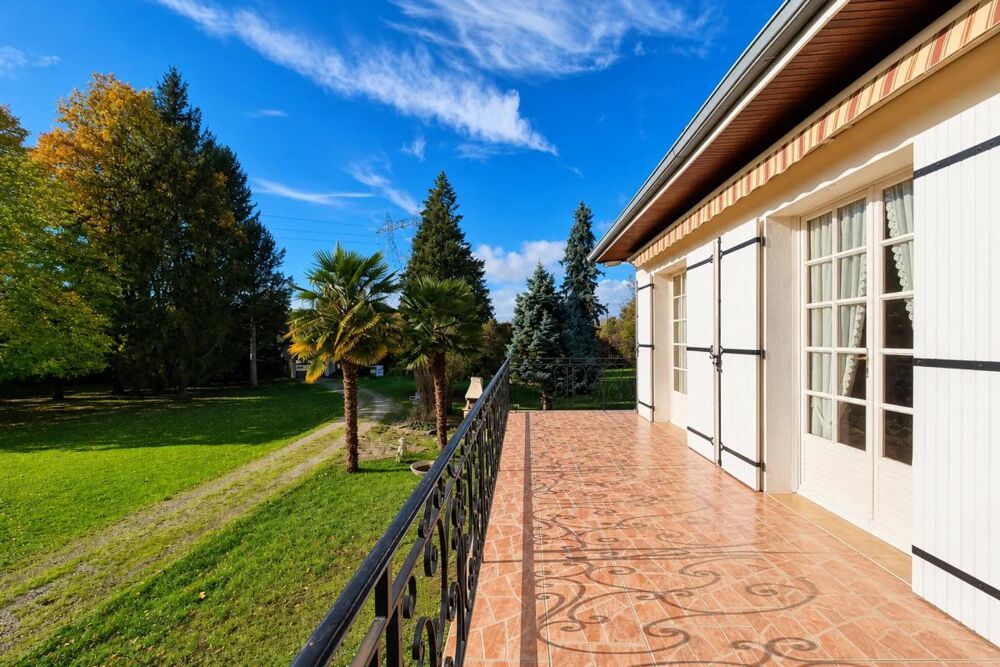 Maison spacieuse avec grand jardin à Linars