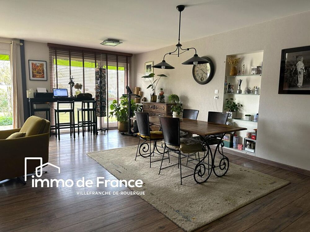 Bâtiment plain-pied modulable de 360 m² avec appartement T3 et local professionnel sur 2353 m² de terrain