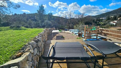   Maison dans quartier r�sidentiel avec piscine et  possibilit� d'extension Maison - 6 pi�ce(s) - 140 m�