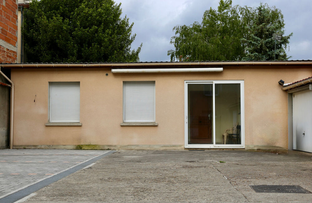A vendre maison louée de plain pied+parking+garage : Clairmarais, 2 chambres, 2 cours REIMS (51)