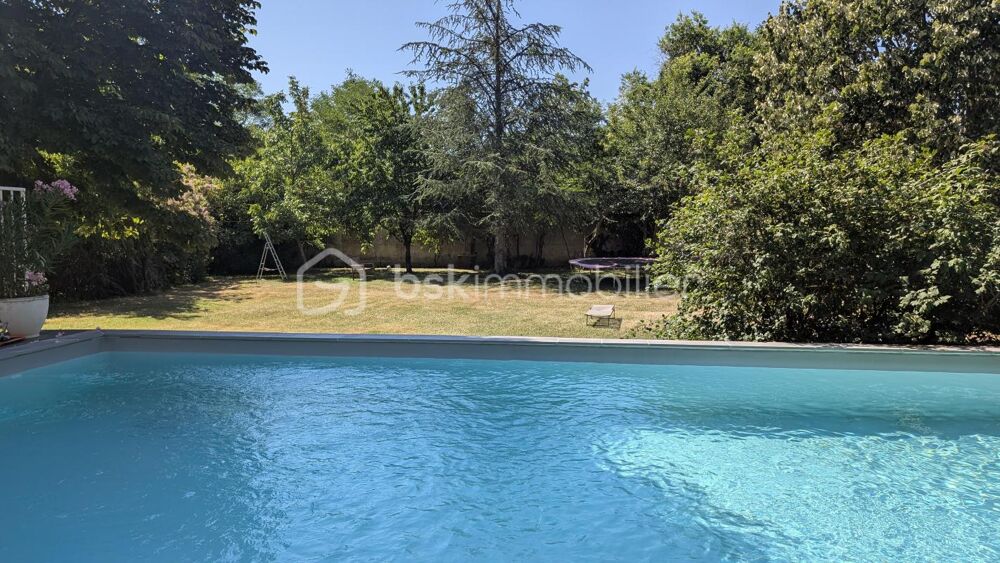 Vente Propriété/Château Maison de caractère avec piscine et dépendance – 7 chambres – Montrond-les-Bains Montrond les bains