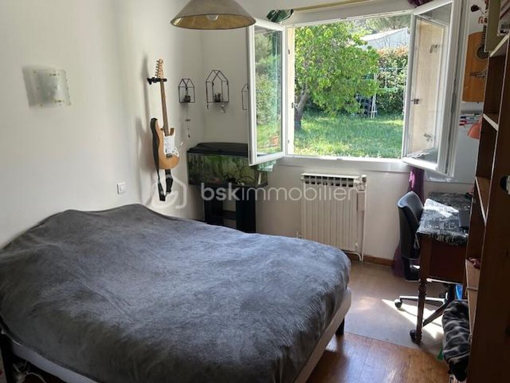 à vendre  Propriété/château Mimet (13105)