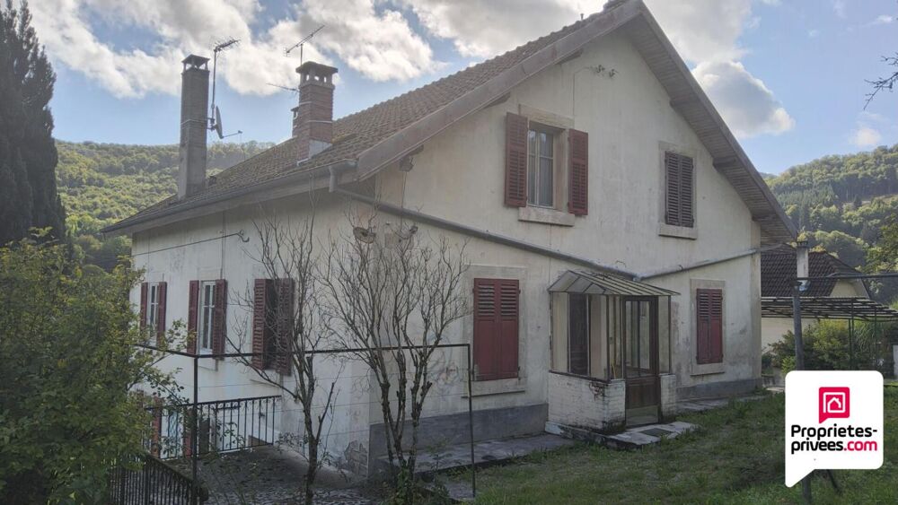 Maison de 1927 - 3 logements - 10 pièces - 7 chambres 286 m² Calme et nature . Terrain 4050m² constructible