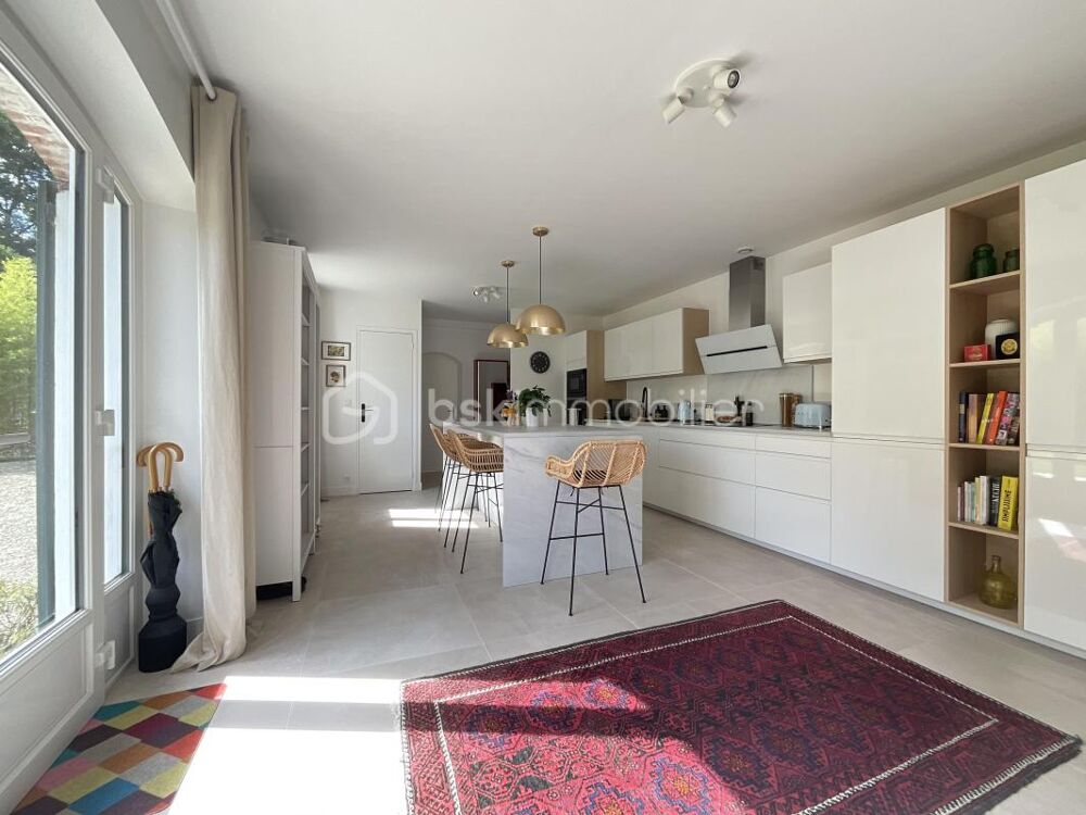 Vente Propriété/Château Exceptionnelle propriété de Plain-Pied – Étang Naturel dans un Écrin de Verdure à 30 km de Paris Breuillet