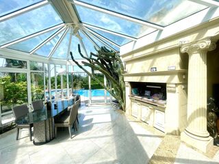  Propriété/château à vendre 6 pièces 235 m²