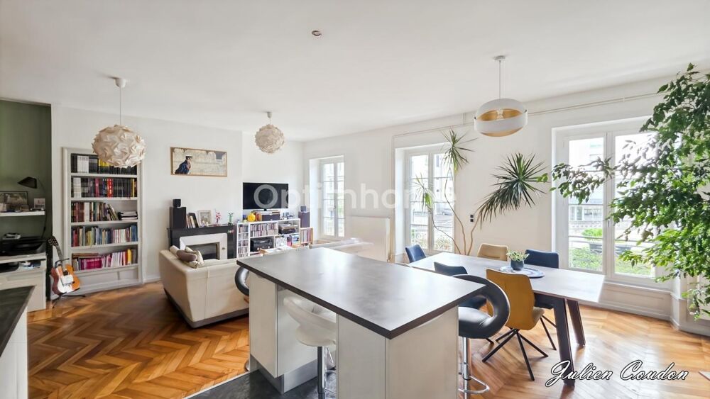 Vente Appartement CLERMONT-FERRAND – CENTRE HISTORIQUE – T3 95 M² – 54 M² DE PIÈCE DE VIE – GARAGE Clermont ferrand