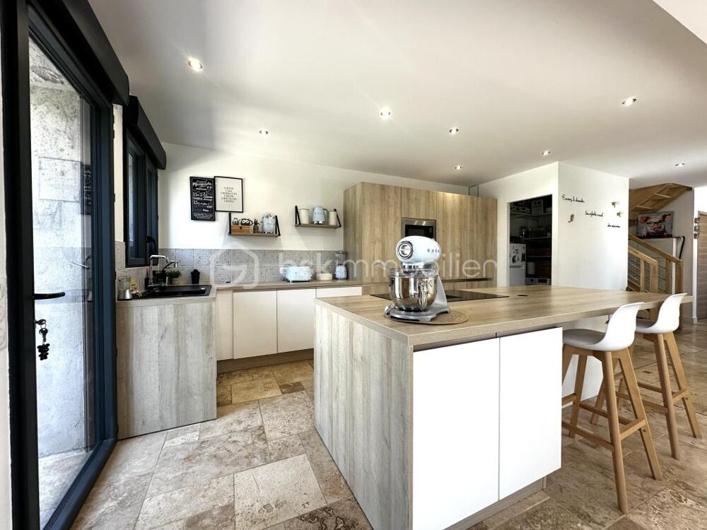 Vente Maison MAISON FAMILIALE DE PRESTIGE AVEC DÉPENDANCE INDÉPENDANTE – VILLEBLEVIN Villeblevin