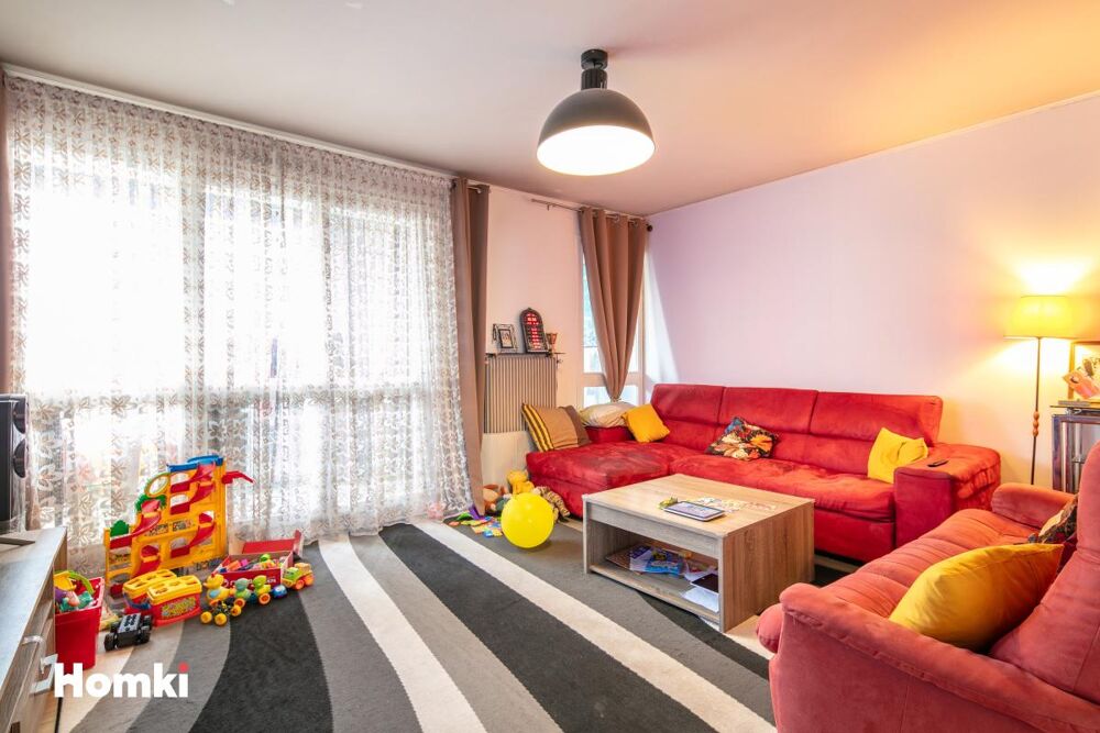 Vente Appartement T4 lumineux avec 3 chambres, loggia et ascenseur – Beau potentiel d'aménagement Grenoble