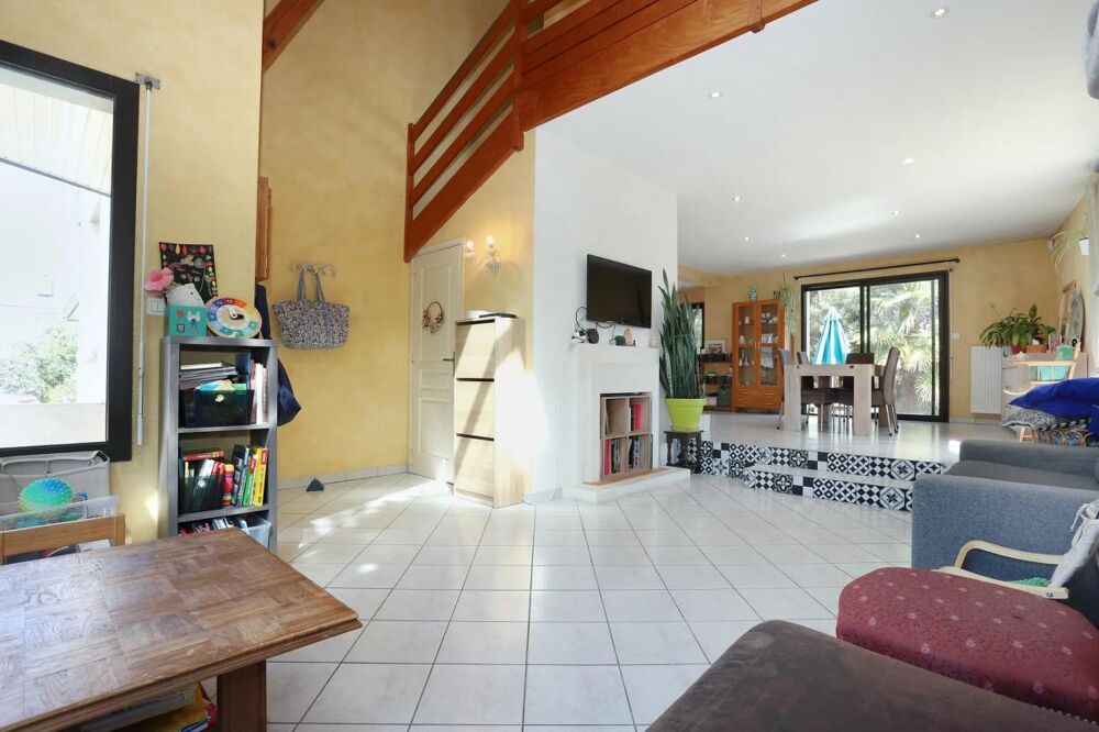 Maison de 6 pièces de 117 m² à Saint-Jacques-de-la-Lande