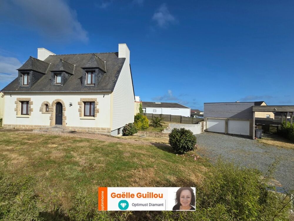 Cléder : maison de 1980 sur sous-sol, habitable de plain pied, avec 3 garages + carport