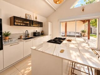  Propriété/château à vendre 7 pièces 194 m²