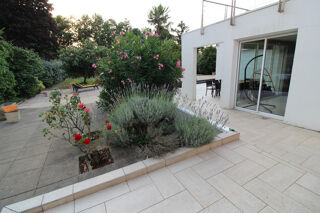 Maison à louer 8 pièces 261 m²