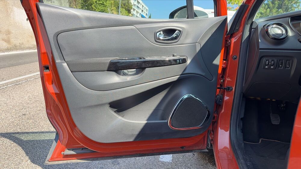 Captur 0.9 TCe 90 Life 2014 occasion 06300 Nice