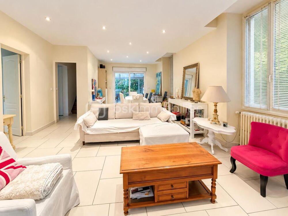 Location Maison MAISON DE VILLE - 5 PIECES - 123 M2 Chailly en biere