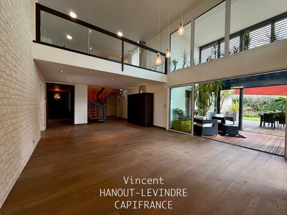 Maison à vendre 9 pièces BAZOGES EN PAILLERS (85)