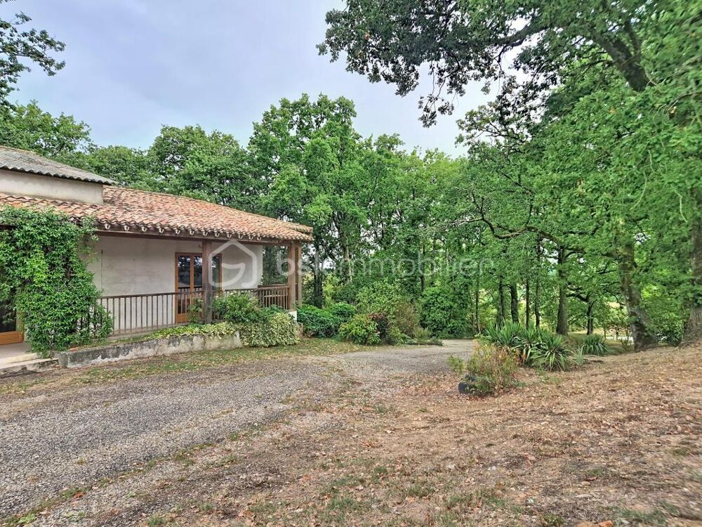 Propriété de caractère avec auberge sur plusieurs hectares  Lavit
