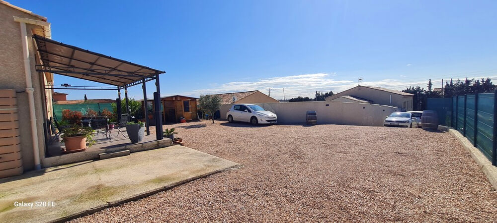 Villa type 4 de plain pied, 93m² habitables avec garage/piscine sur 744 m² de terrain