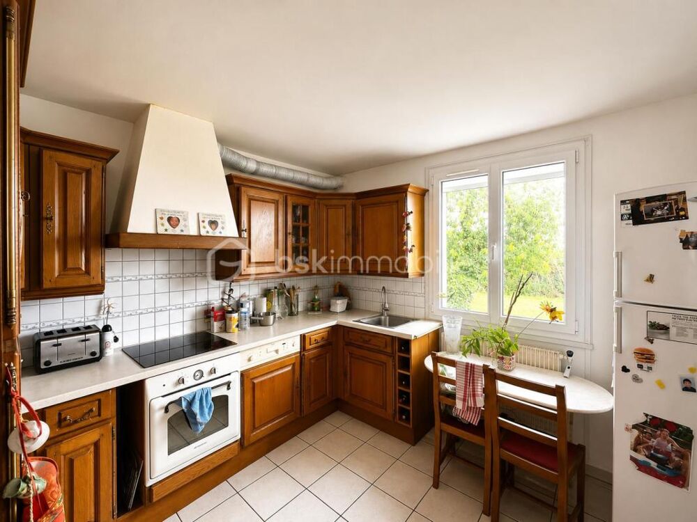 À seulement quelques minutes de Nangis  Pavillon familial de 105 m² avec sous-sol total sur 660 m² de terrain