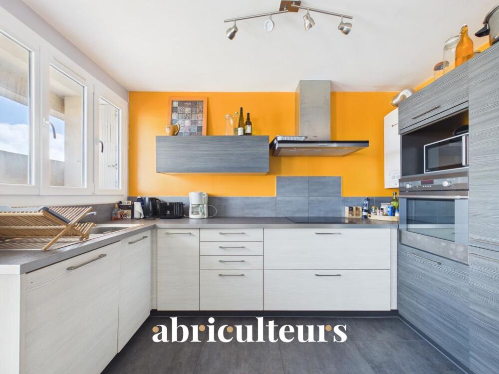 Location Appartement Appartement meublé de 75,67m2 - Calme d'une avenue privée - Balcon - Dernier étage en location à Nantes (44100) Nantes
