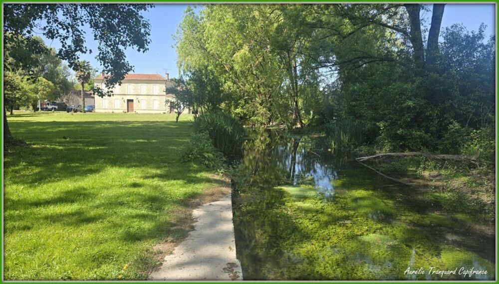 Vente Maison Maison BOURGEOISE à vendre 6 pièces + DEPENDANCES,  à FONTENET (17400) composée de 4 chambres, bordée d'un petit ruisseau et 630 Saint jean d angely