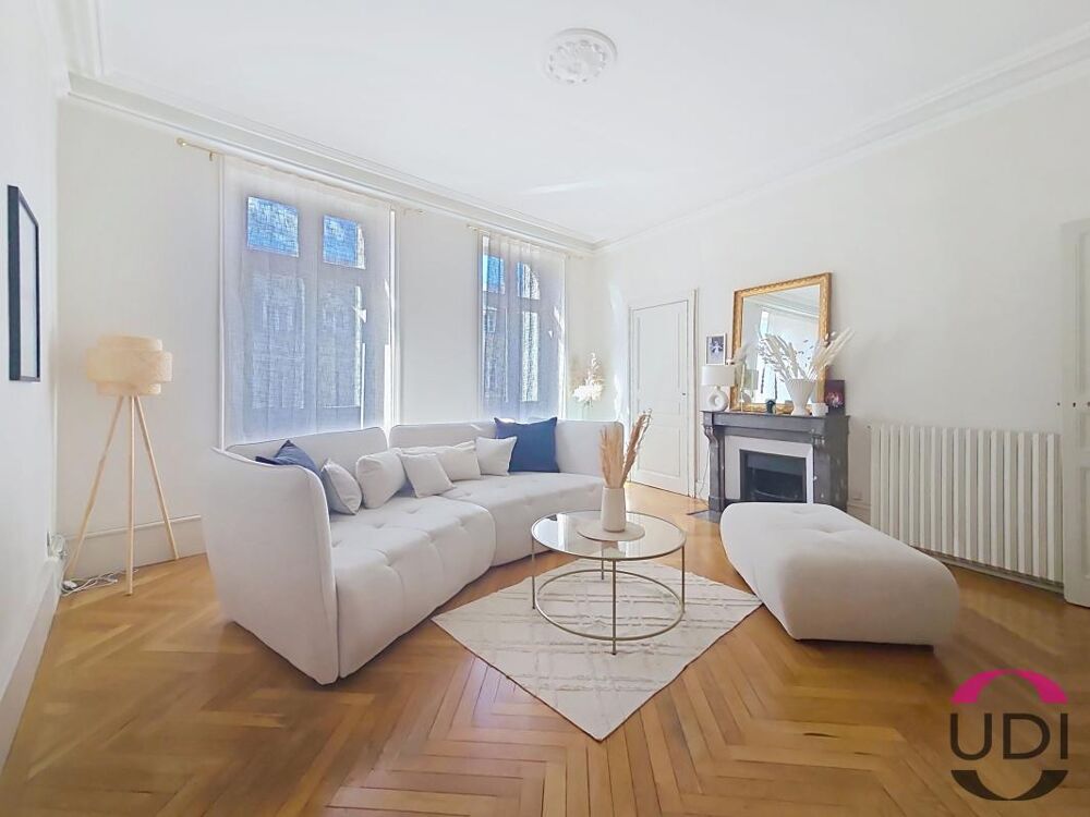 Élégant appartement haussmannien de 119 m²  Coeur de Montluçon